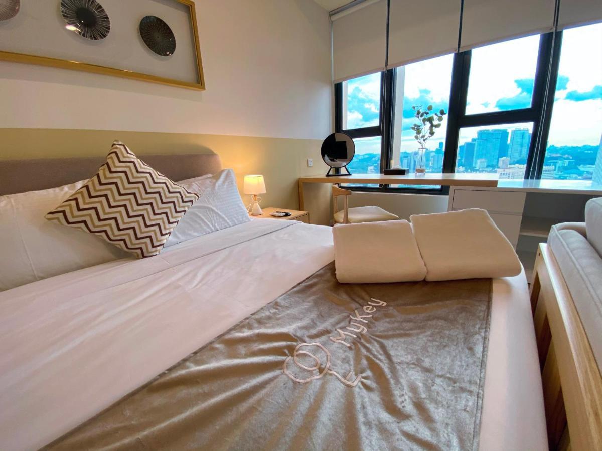 Ceylonz Starlight Suites Bukit Bintang 吉隆坡 外观 照片 A bedroom in a serviced apartment in Hong Kong