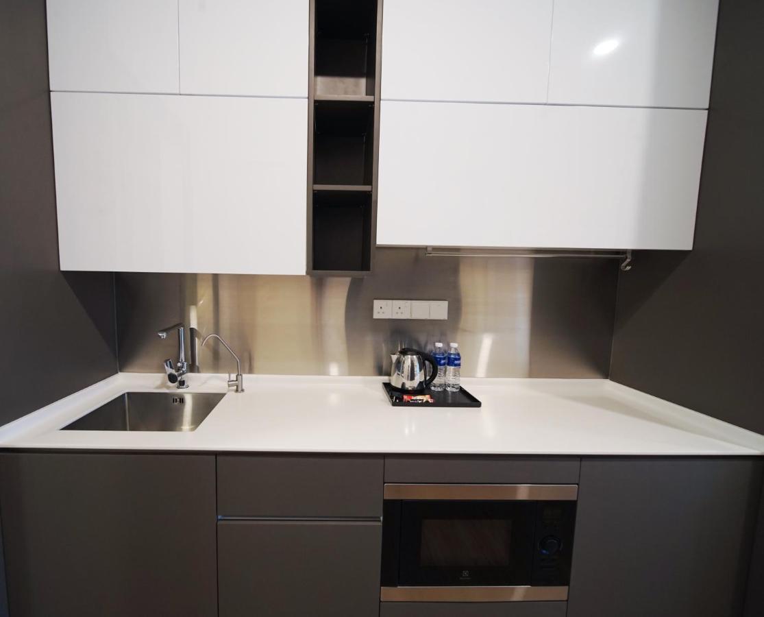 Ceylonz Starlight Suites Bukit Bintang 吉隆坡 外观 照片 A modern kitchen